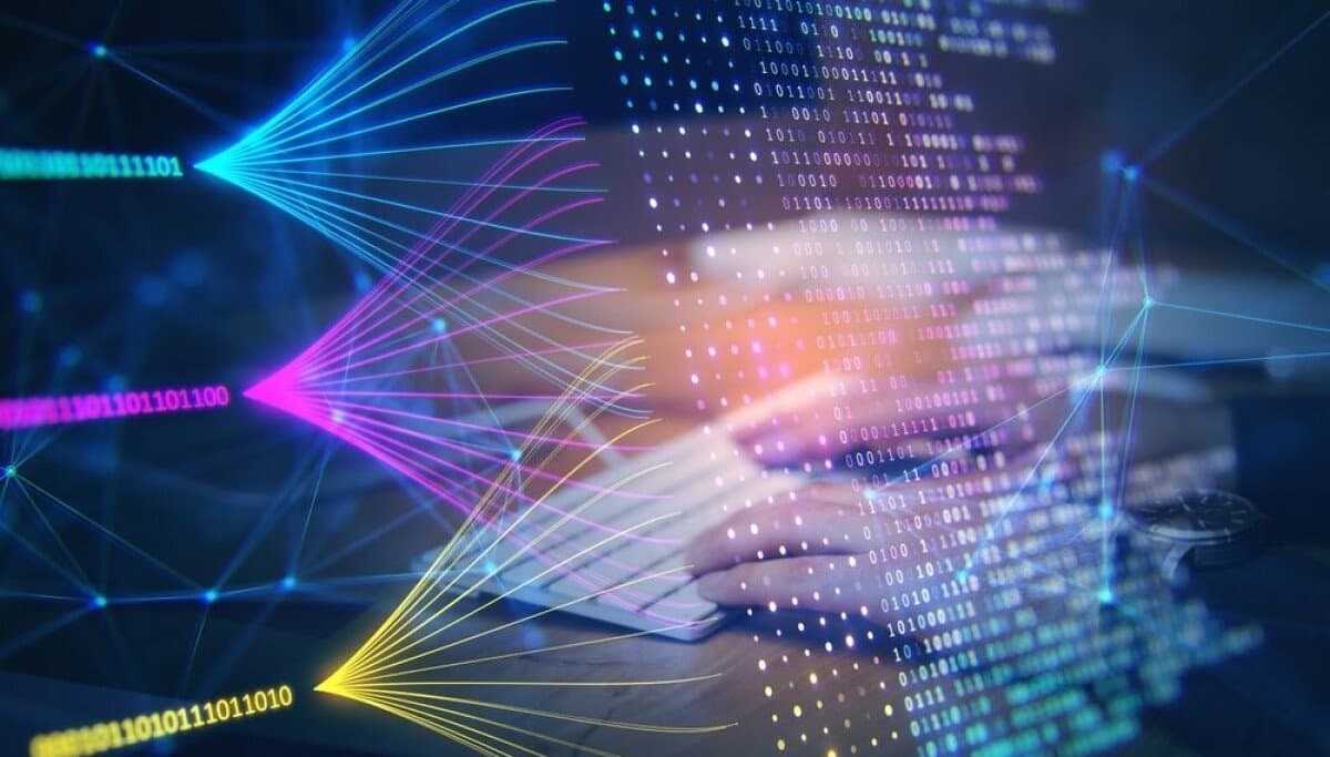 A resiliência pragmática do TCP/IP: como a arquitetura que conecta o mundo sobreviveu e prosperou