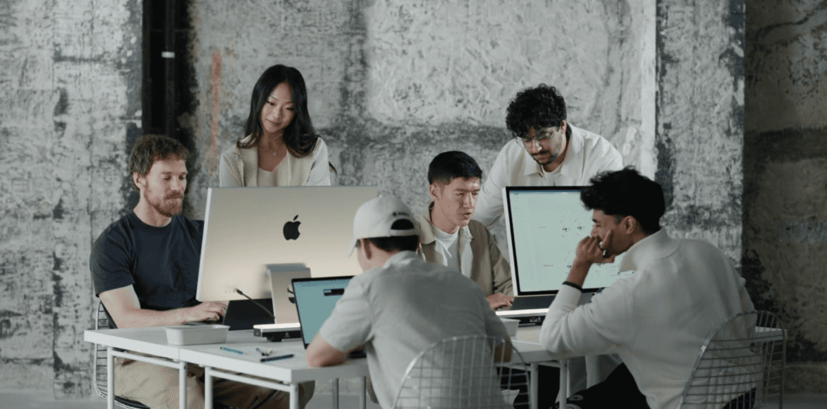 Ando foca no Slack com plataforma de mensagens para colaboração entre humanos e agentes de IA