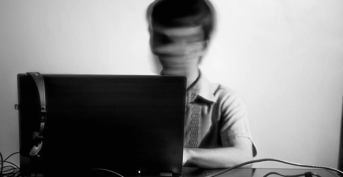 Antes, a gente se desconectava: como a internet mudou de destino para presença constante