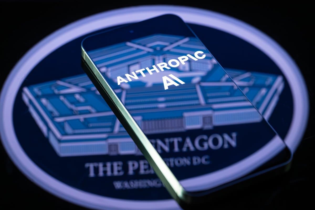 Anthropic busca nova liderança para contratos de defesa, após exclusão anterior do Departamento de Defesa