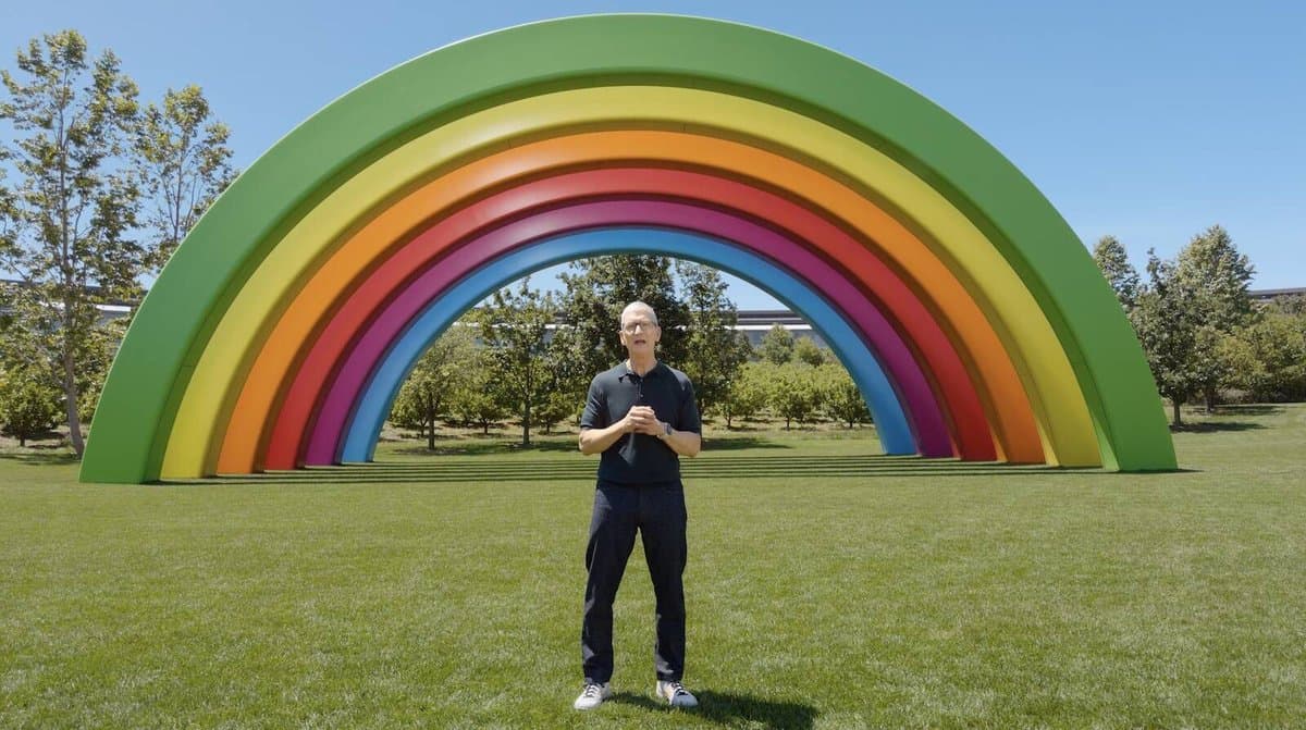 Apple realiza festa de despedida para Tim Cook; John Ternus assume CEO