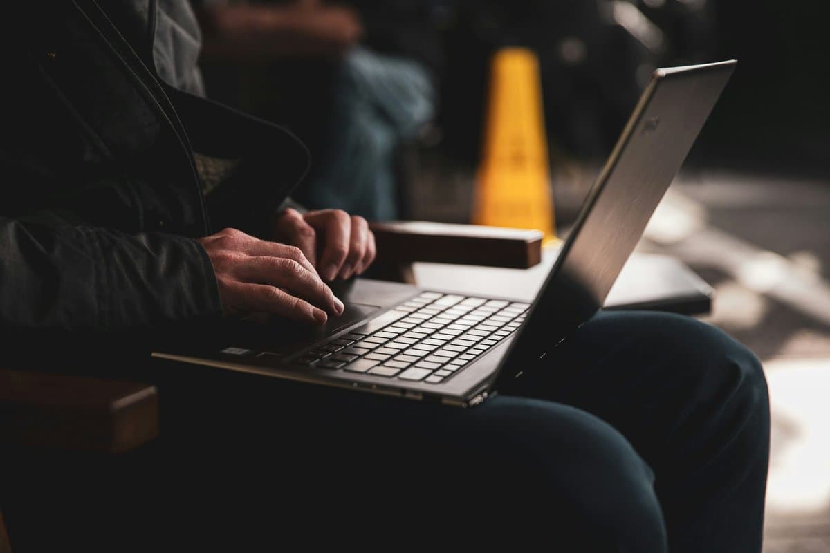 Aproxime-se de moderadores do Reddit para construir relações duradouras