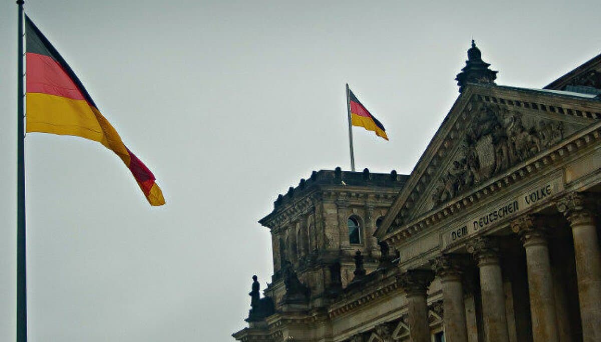 Ataque a provedor de e-mail do partido de extrema direita alemão AfD expõe 345 mil contas