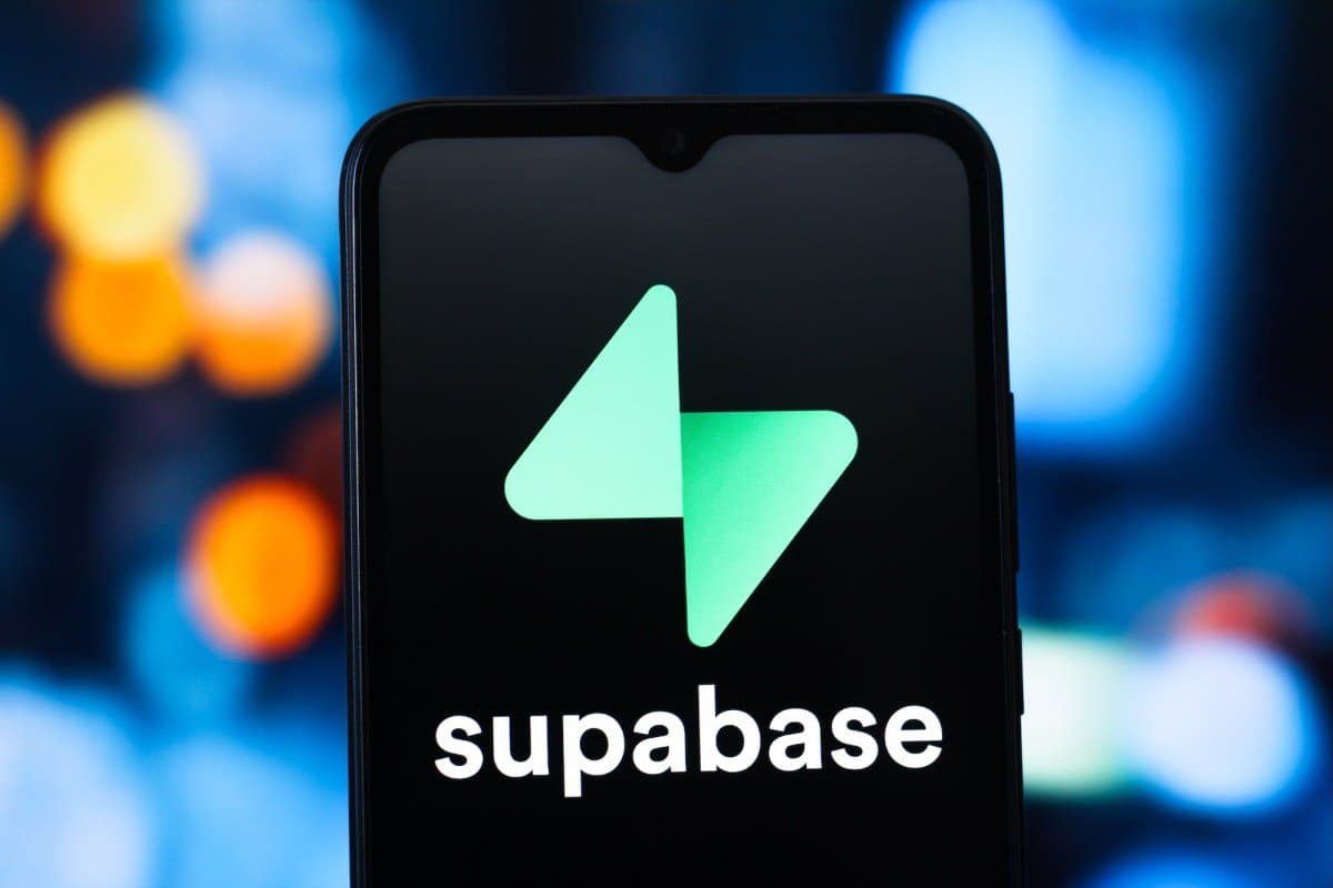 Clientes Supabase expõem dados publicamente na web