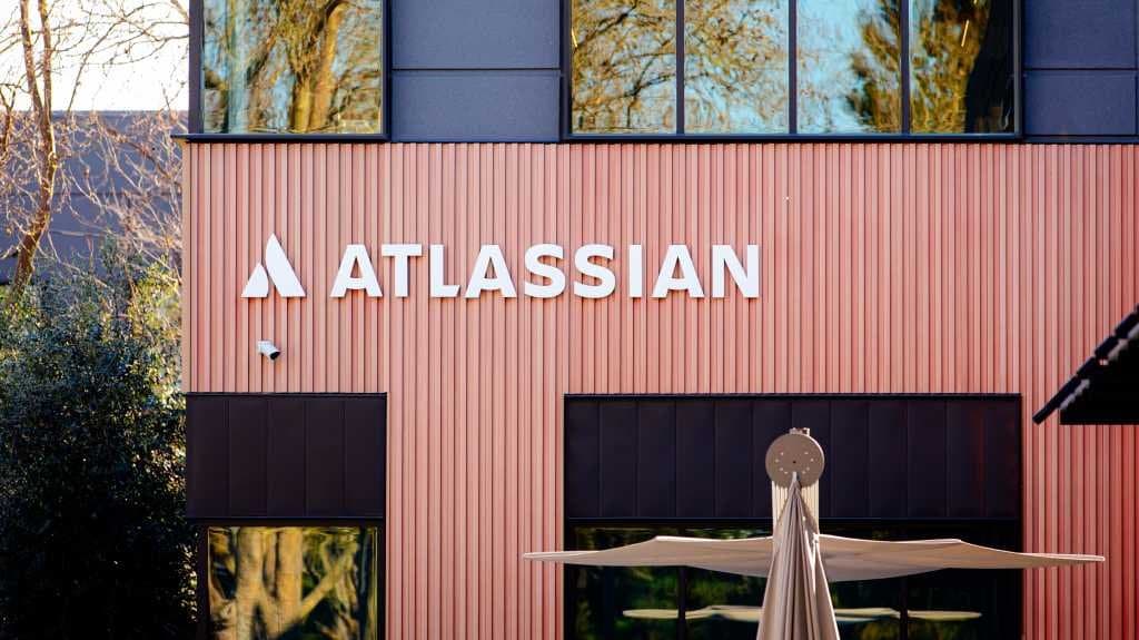 Falha de um clique no Atlassian Rovo expôs dados corporativos via ataque de prompt injection