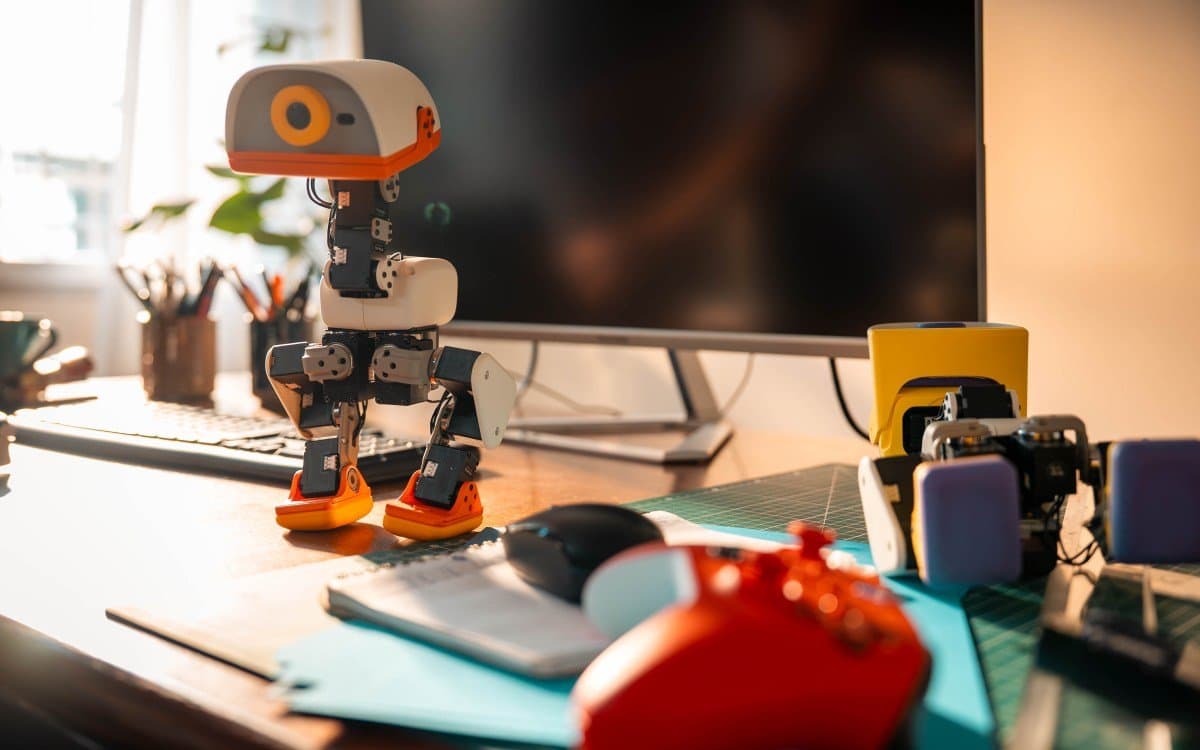 Hugging Face lança Microduck, um robô pato open source de $399