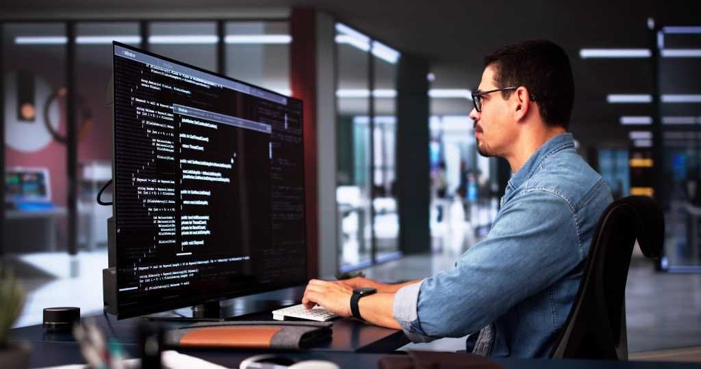 JetBrains lança suite de governança para unificar desenvolvimento de software assistido por IA