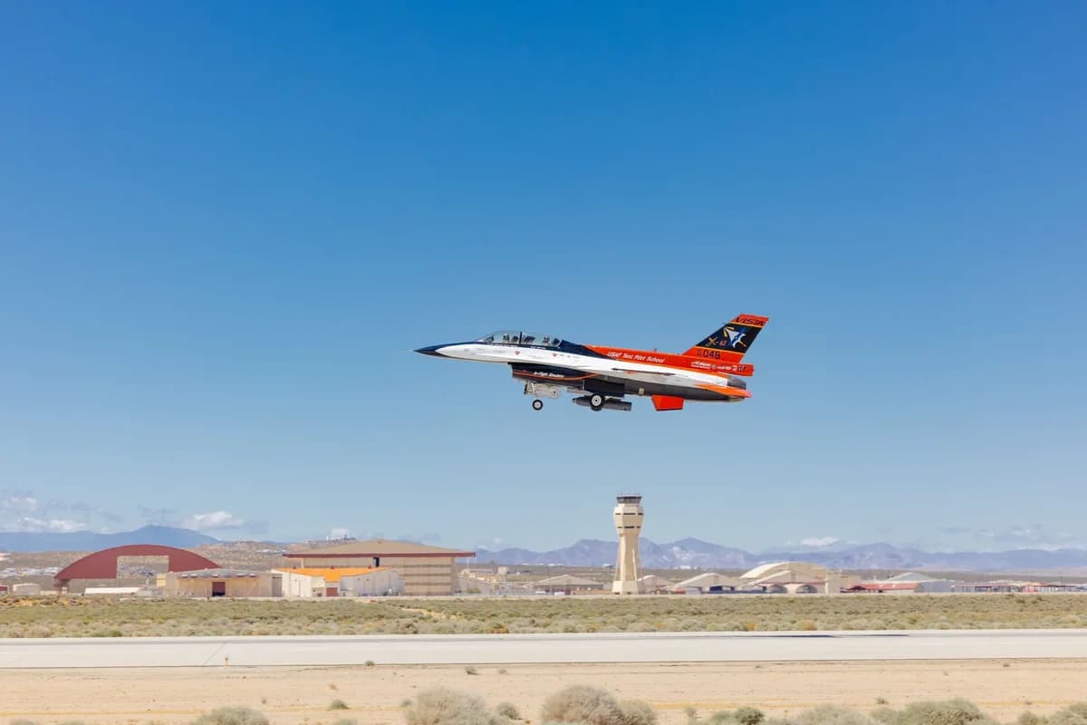 Lockheed X-62 VISTA Realiza 27 Interceptações Aéreas com IA e Dados de Sensores em Tempo Real