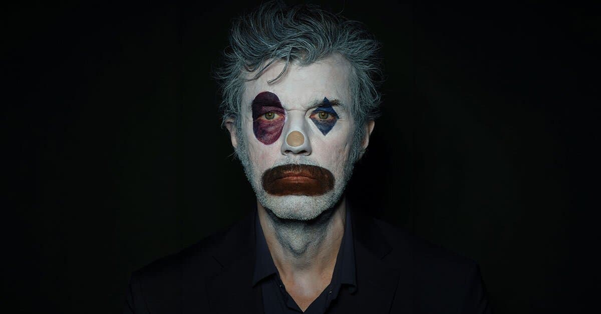 Obras de Stefan Sagmeister transformam dados globais em boas notícias no La Gaîté Lyrique