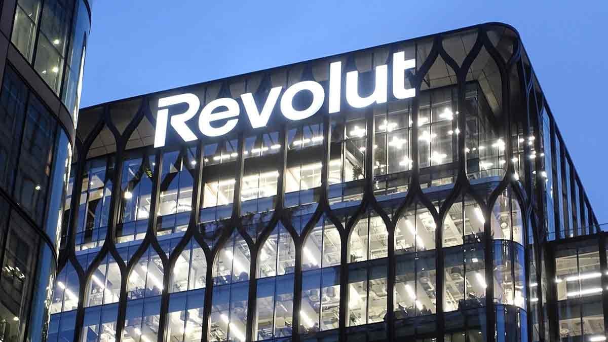 Revolut encerra política de trabalho prioritariamente remoto para novos graduados