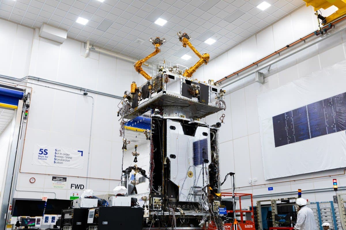 Robô mecânico espacial da Northrop oferece nova forma de prolongar a vida útil de satélites