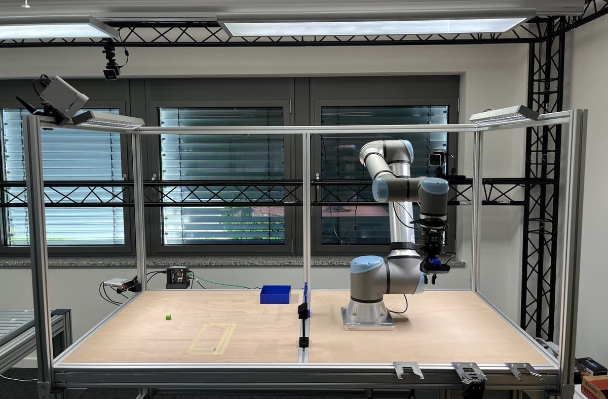 ROS2SmolVLA: Implementando Modelos VLA em Cobots Industriais com Visão Guiada