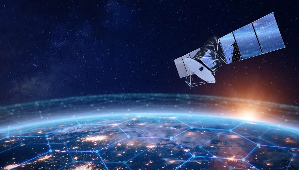 SpaceX adquire espectro de baixa frequência de 800 MHz para rede híbrida Starlink