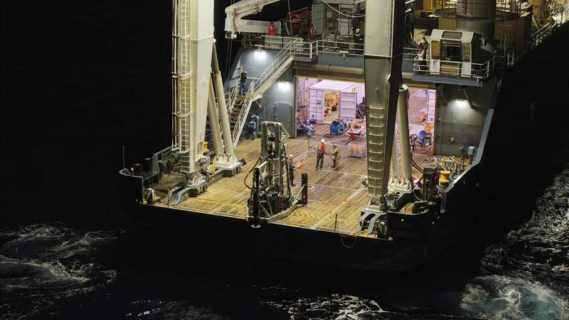 Startup utiliza vulcão submarino ativo como fonte de energia em teste de viabilidade