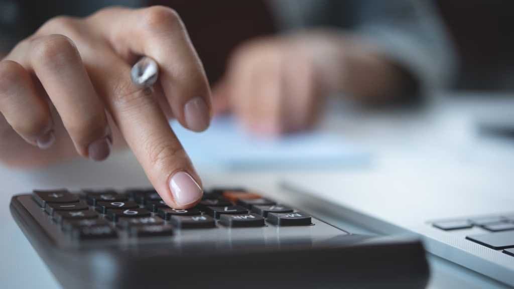 Upgrades impostos por fornecedores criam um enorme 'imposto do software' para líderes de TI