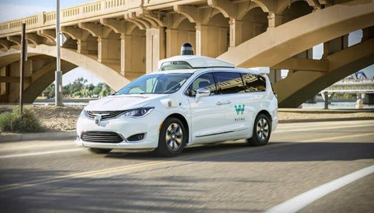 Waymo projeta chip customizado para robocars e mira superar a Tesla