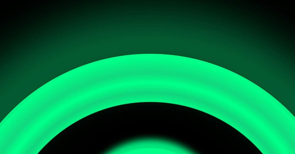 WhatsApp para iPhone adota indicador verde para contatos online, elevando a experiência do usuário