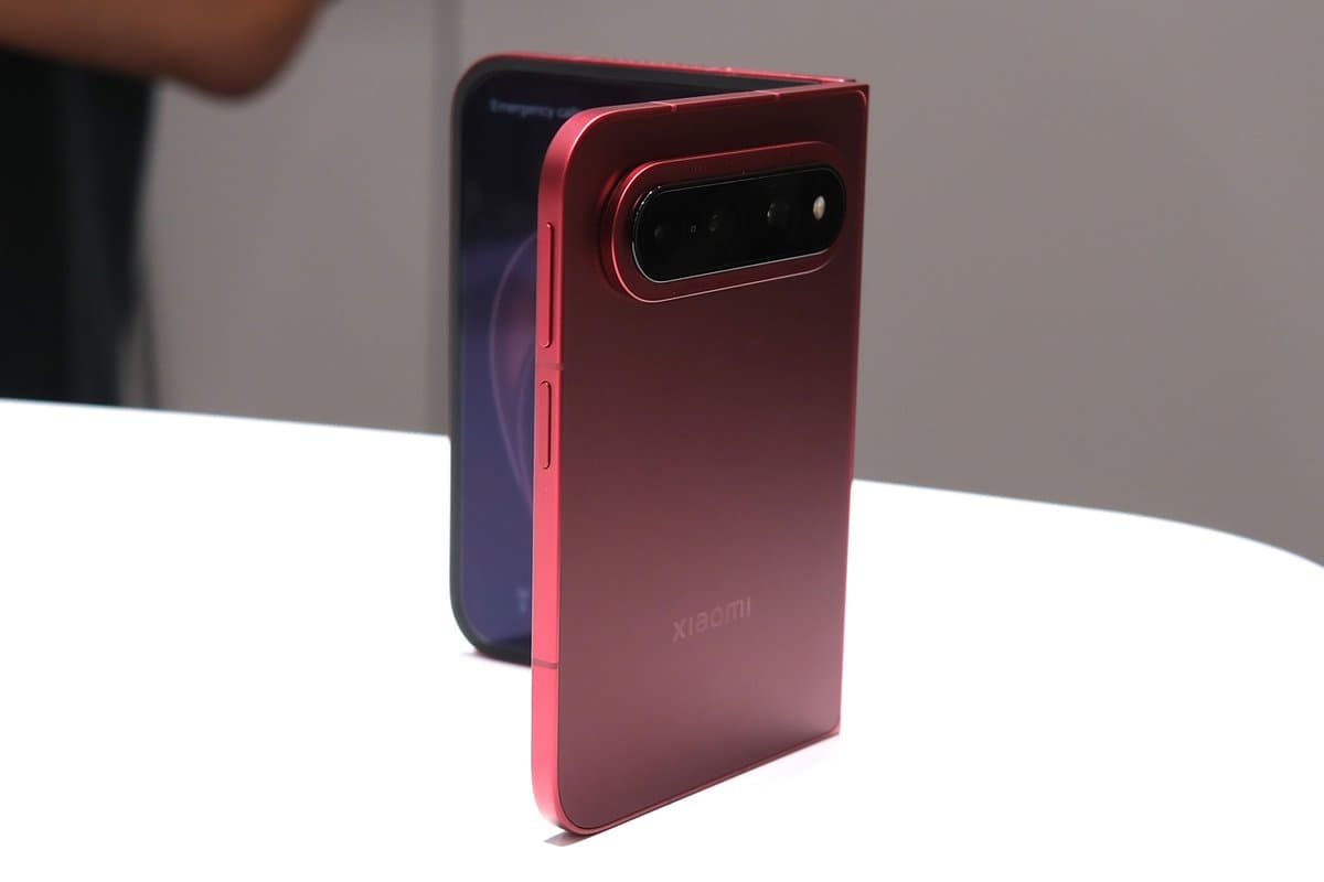 Xiaomi 18 Fold chega ao mercado um dia antes do iPhone Fold, incluindo lente telefoto que Apple teria omitido