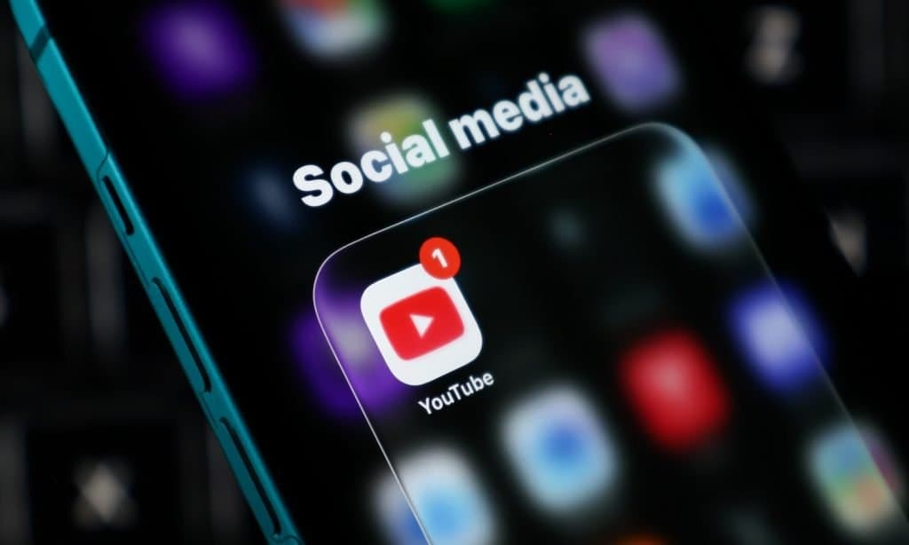 YouTube Supera a TV como Principal Fonte de Notícias Políticas nos EUA